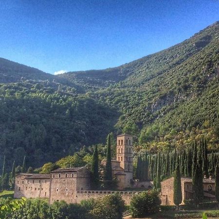 Abbazia San Pietro In Valle Ferentillo Exterior photo