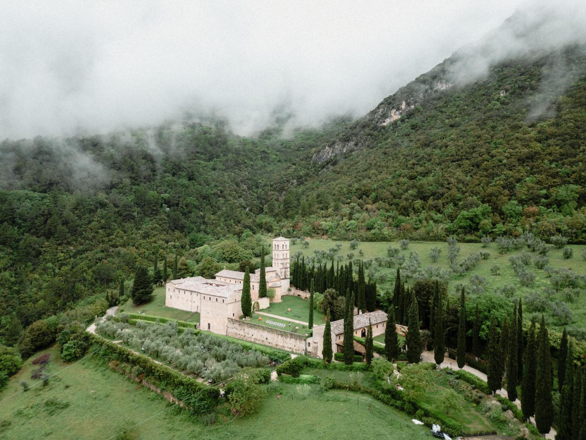 Abbazia San Pietro In Valle Ferentillo Exterior photo