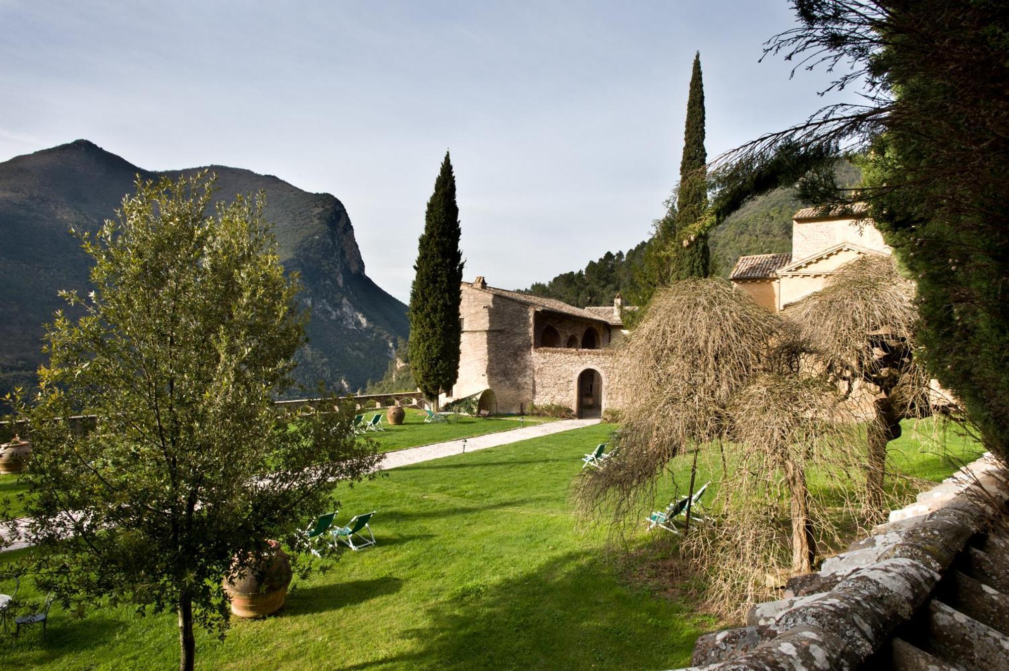 Abbazia San Pietro In Valle Ferentillo Exterior photo