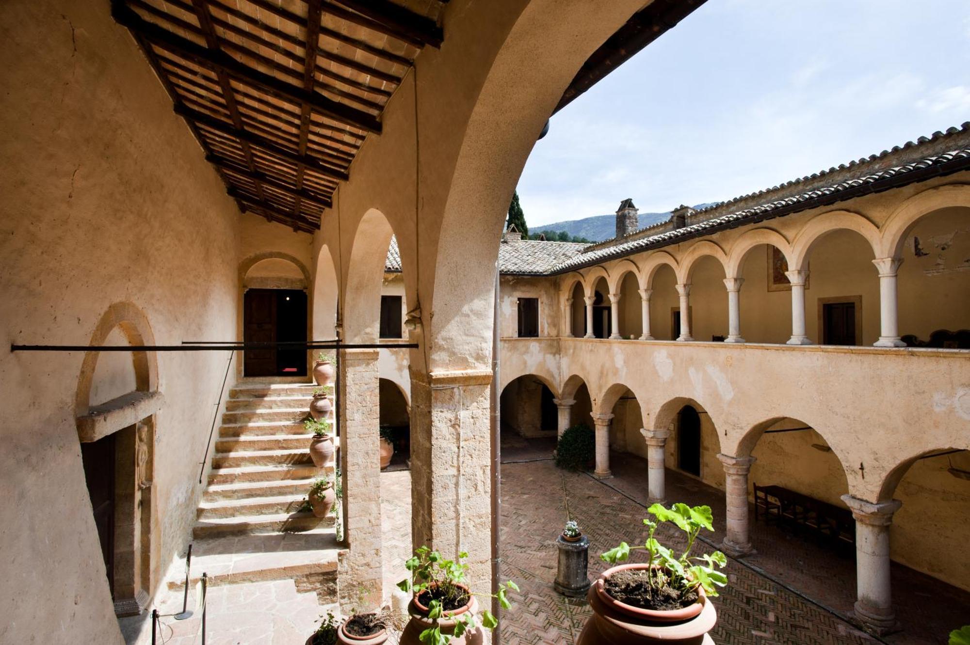Abbazia San Pietro In Valle Ferentillo Exterior photo