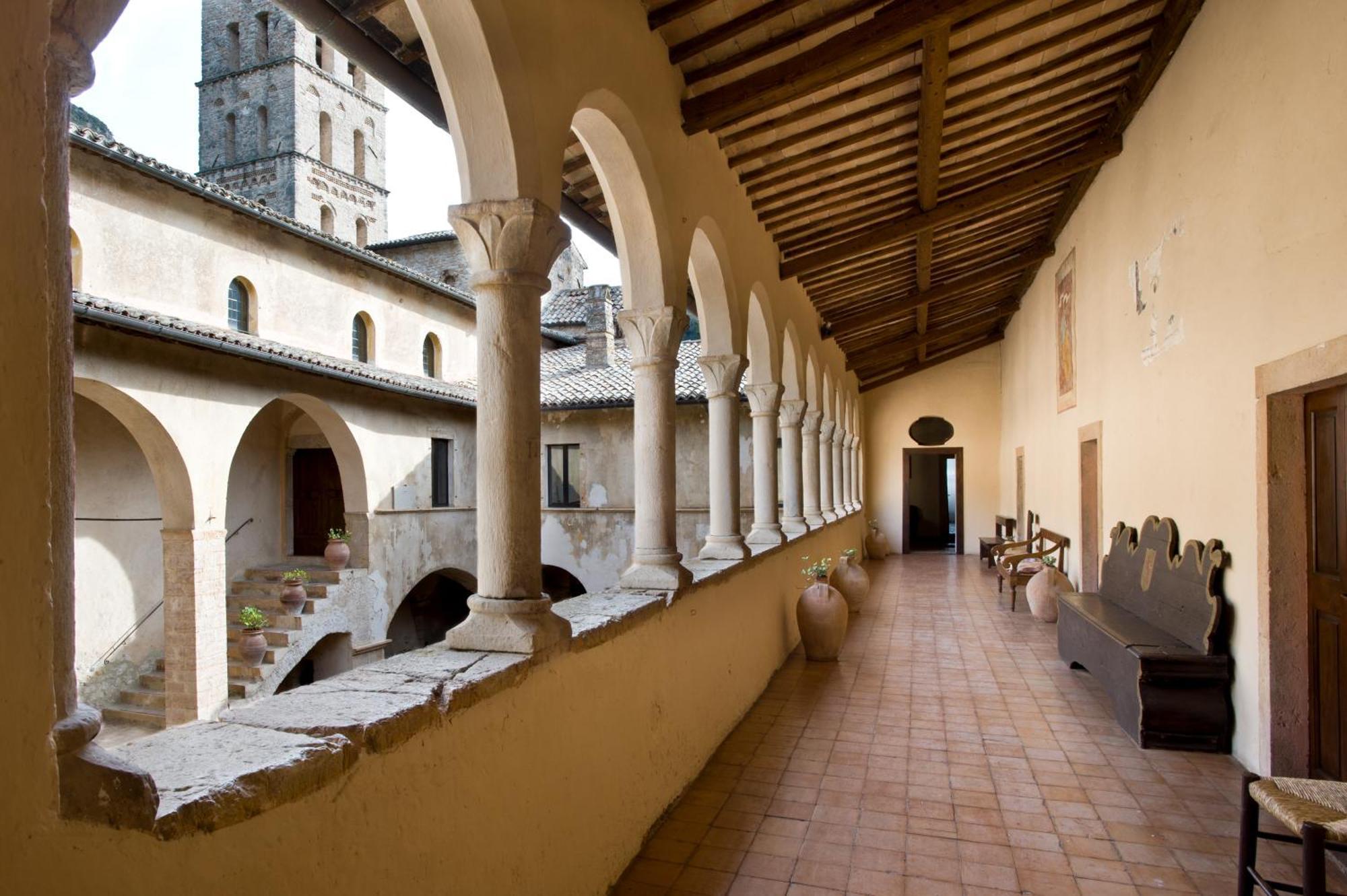 Abbazia San Pietro In Valle Ferentillo Exterior photo