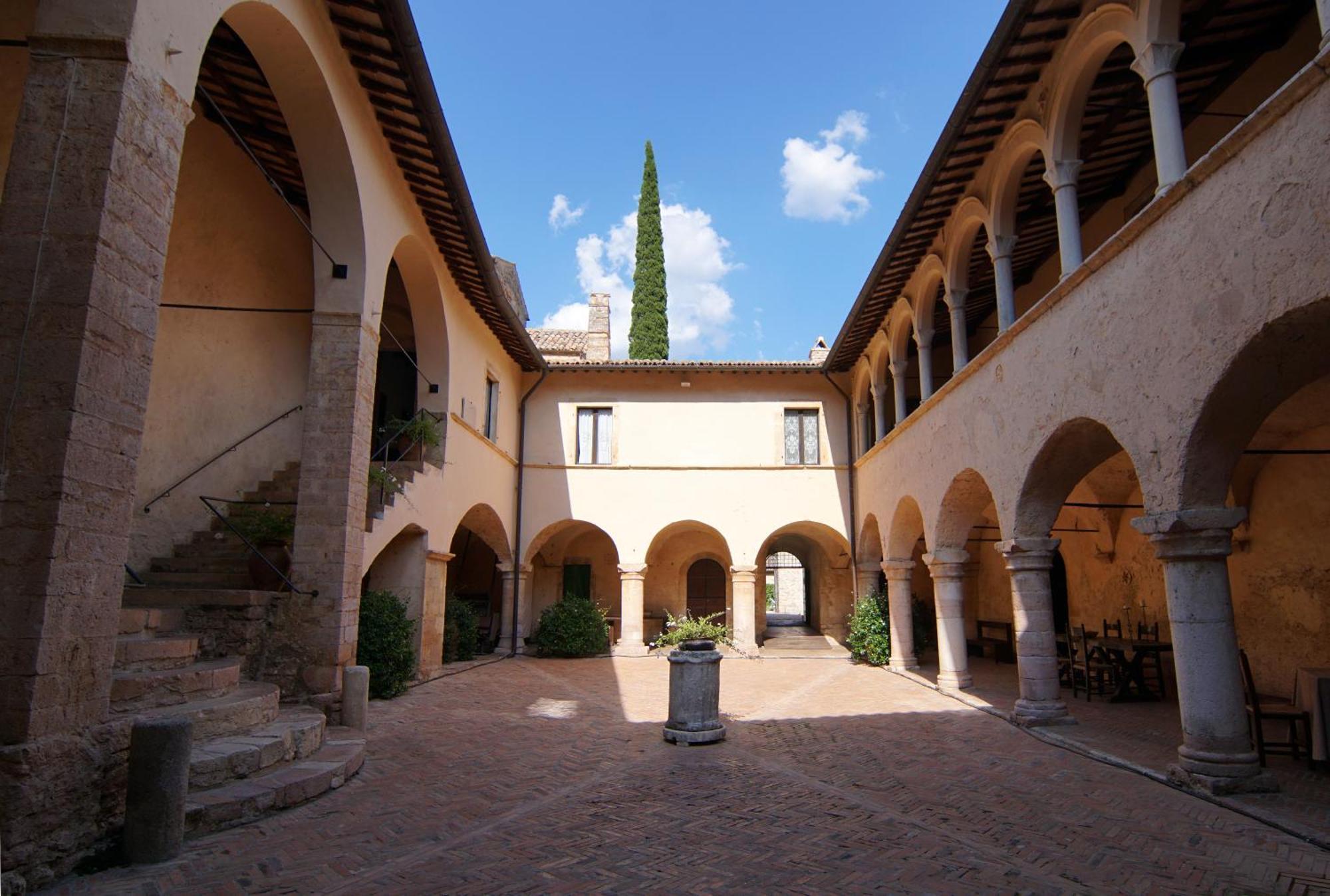 Abbazia San Pietro In Valle Ferentillo Exterior photo